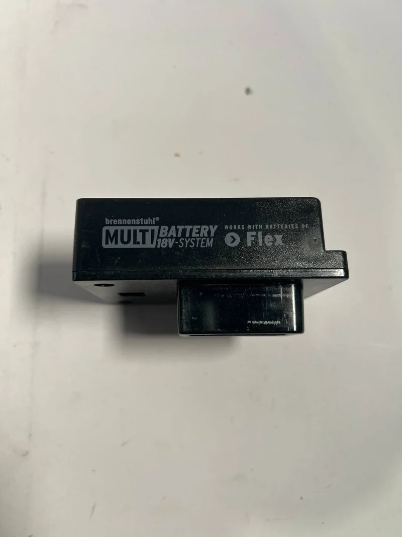 Brennenstuhl® Adapter Flex für LED Baustrahler im Multi Battery 18V System - Neuwertig