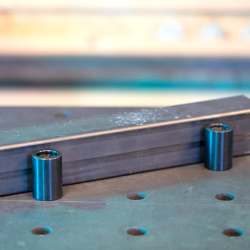 STAHLWERK Anschlagbolzen und Spannbolzen Höhe 50 mm mit Gewinde M 14 für Schweißtische mit D22 Lochsystem - Praktisches 4 er Set