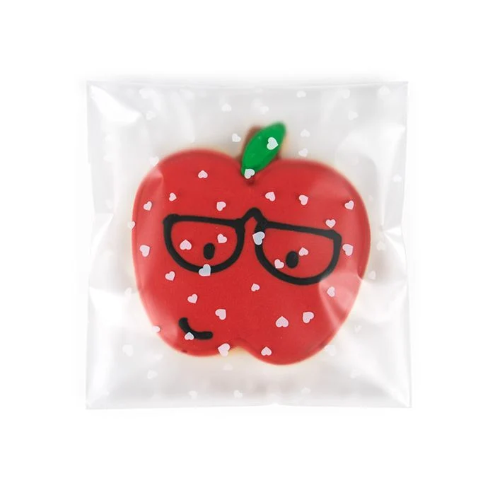 Frostweißer Plastik Klappenbeutel 12,7x12,7 cm mit Herzen Haftklebestreifen (100 Stück) [B55FH]