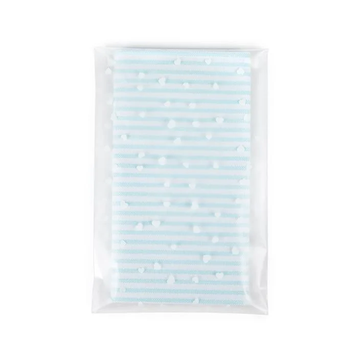 Frostweißer Plastik Klappenbeutel 10,2x15,2 cm Herzen Haftklebestreifen (100 Stück) [B46FH]