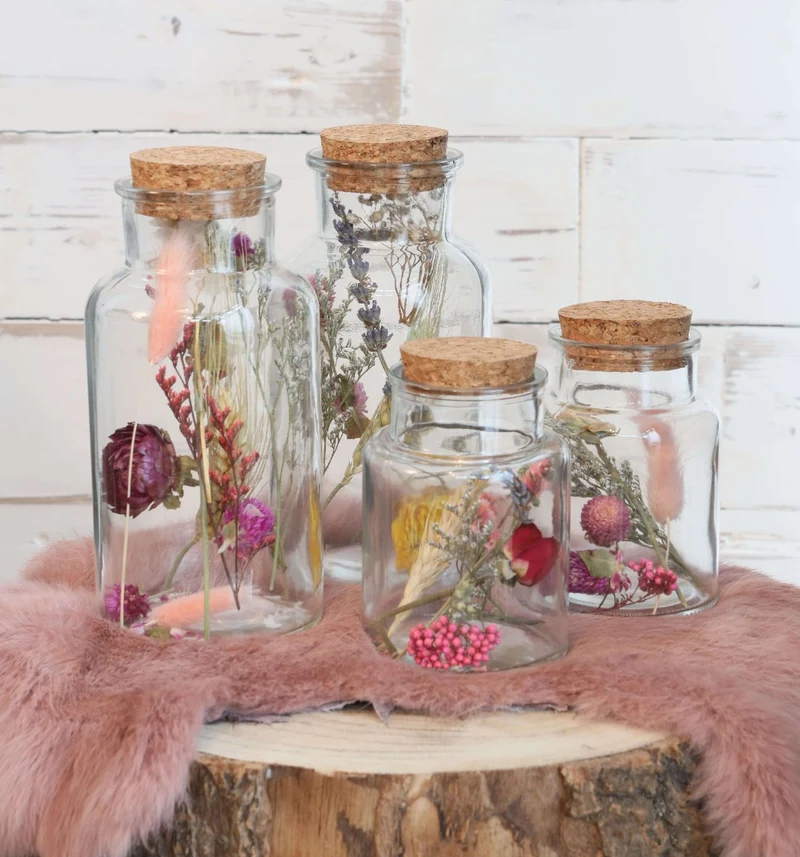 Glasmedikamentenflaschen mit zwei Trockenblumen Ø7cm (12 Stück) [IFS-29394]