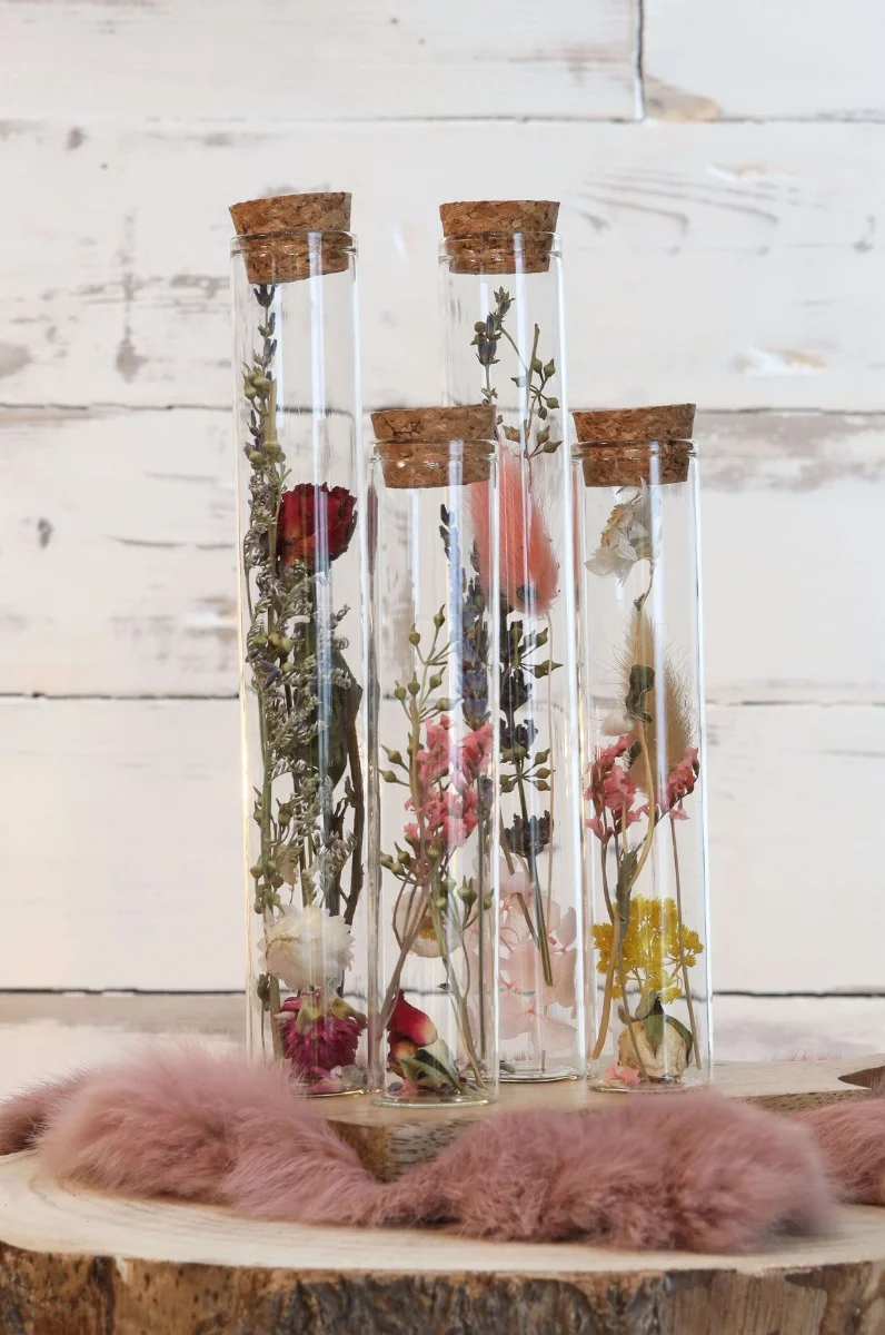 Glasröhrchen mit zwei Trockenblumen Ø3cm (12 Stück) [IFS-29344]
