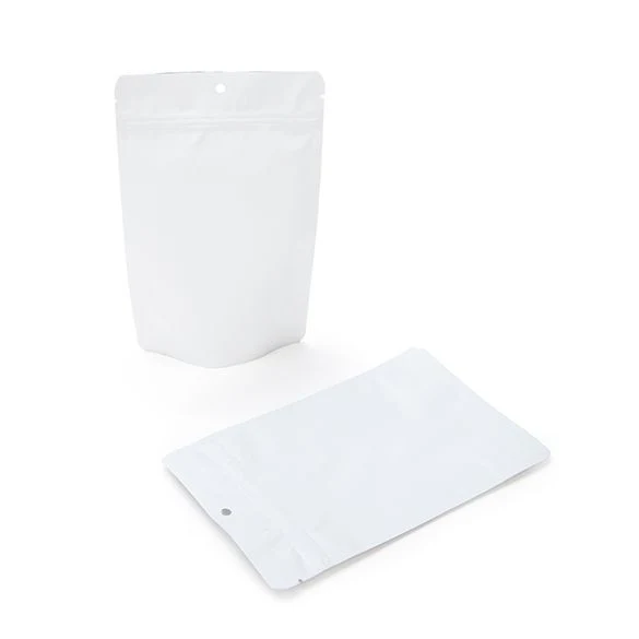 Standbodenbeutel Mattweiß 13x8x20.5cm | 110 Gramm mit Aufhängeloch (100 Stück) [ZBGM3MWH]