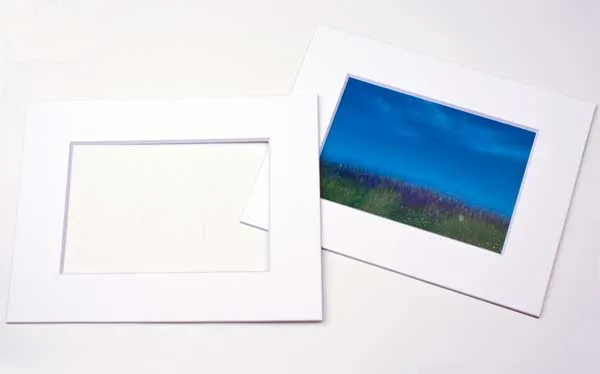 Fertig-Passepartouts mit 20.6x27cm Fenster - Weiß/Weiß - 27.9x35.6cm Außenrahmen (10 Stück) [MT20004]